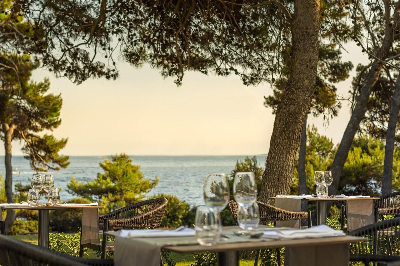 Valamar Carolina Hotel & Villas Кампор Экстерьер фото