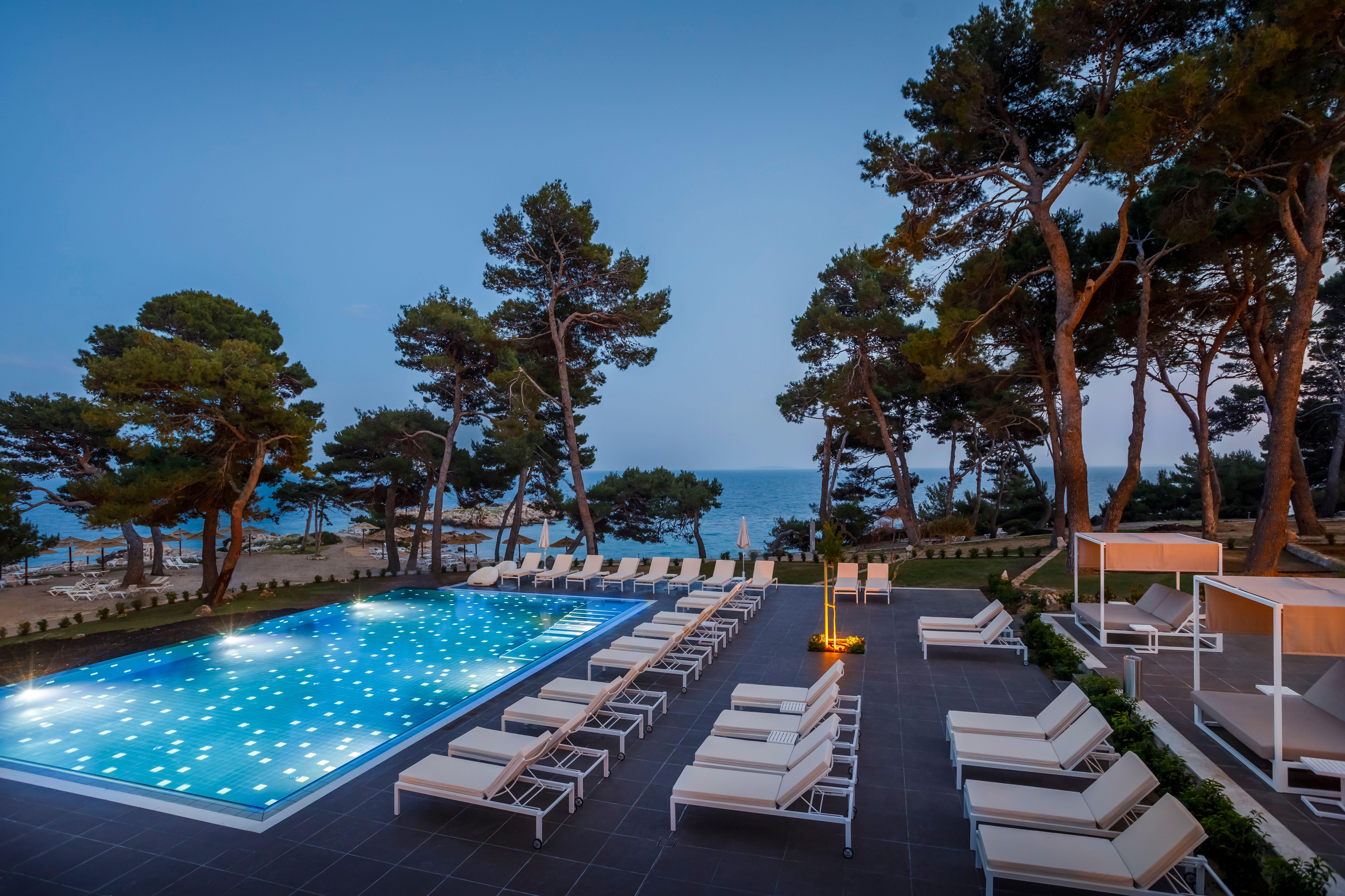 Valamar Carolina Hotel & Villas Кампор Экстерьер фото