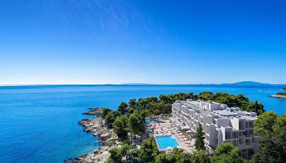 Valamar Carolina Hotel & Villas Кампор Экстерьер фото