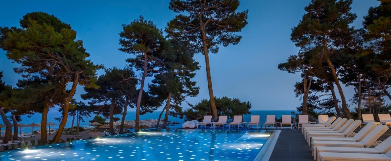 Valamar Carolina Hotel & Villas Кампор Экстерьер фото